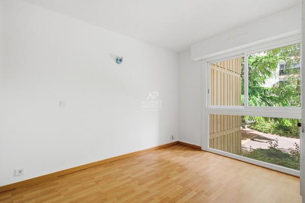 Appartement Saint Germain En Laye 4 pièce(s) 335 400 € **  - Référence  18512