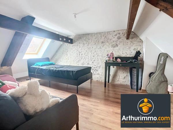 Vente                                                      Appartement
                        
                     2 pièces                      64 m2                     à Laon