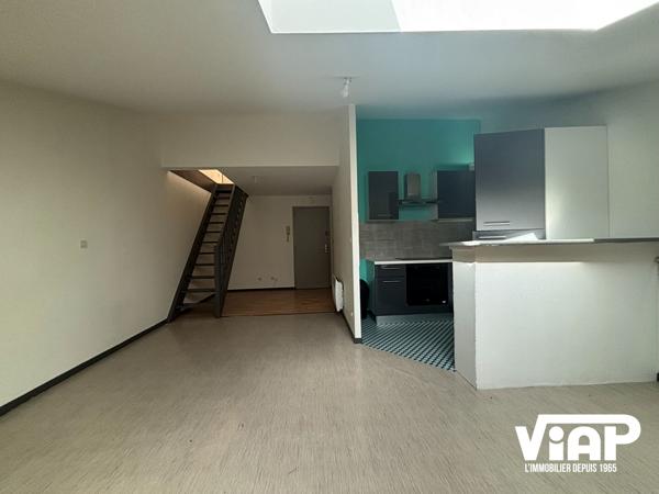 SPACIEUX T3 EN DUPLEX PROCHE DE LA PLACE DENIS DUSSOUBS , Limoges