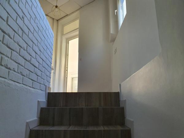 MAISON DE VILLE AVEC COUR MELUN