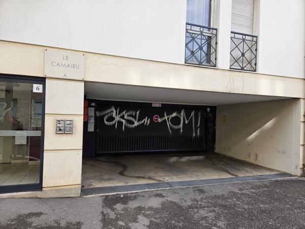 Vente Box 16m² dans résidence sécurisée - Le Camas