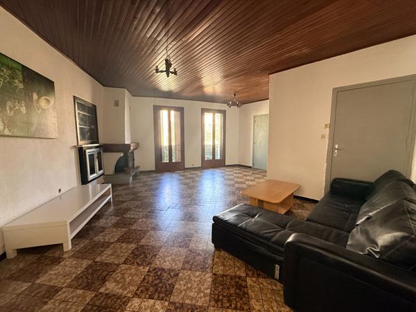 Maison de ville, 2 faces, 121 m²,garage, sans extérieur, 4 chambres, avec possibilité de division de logement