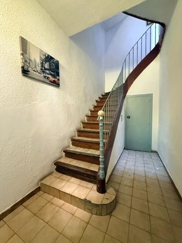 Maison de ville, 2 faces, 121 m²,garage, sans extérieur, 4 chambres, avec possibilité de division de logement