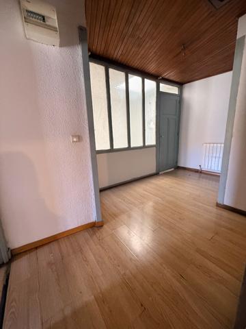 Maison de ville, 2 faces, 121 m²,garage, sans extérieur, 4 chambres, avec possibilité de division de logement
