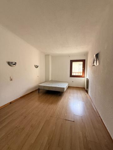 Maison de ville, 2 faces, 121 m²,garage, sans extérieur, 4 chambres, avec possibilité de division de logement