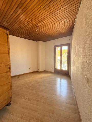 Maison de ville, 2 faces, 121 m²,garage, sans extérieur, 4 chambres, avec possibilité de division de logement