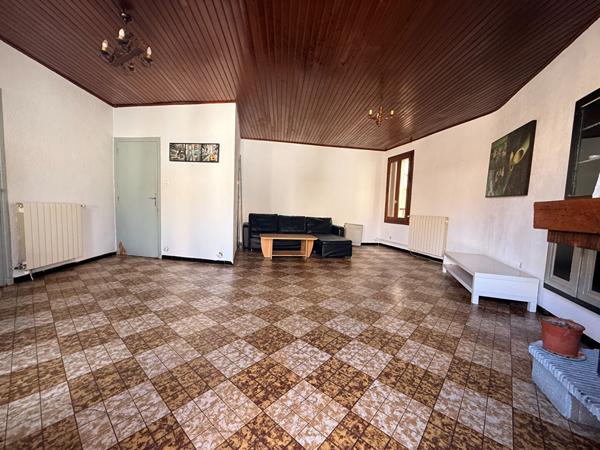 Maison de ville, 2 faces, 121 m²,garage, sans extérieur, 4 chambres, avec possibilité de division de logement