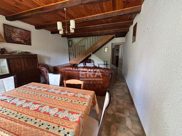 Corveissiat a vendre  Maison de 3 chambres, cuisine, salon, nombreuses dépendances, terrain 4429 m2