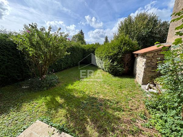 Corveissiat a vendre  Maison de 3 chambres, cuisine, salon, nombreuses dépendances, terrain 4429 m2