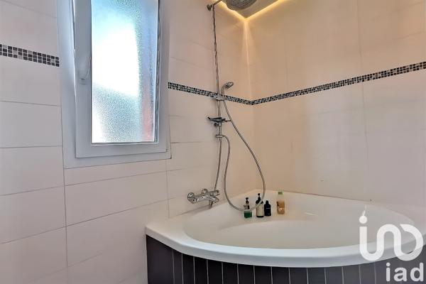 Maison traditionnelle 6 pièces de 134 m² à Villejuif (94800)