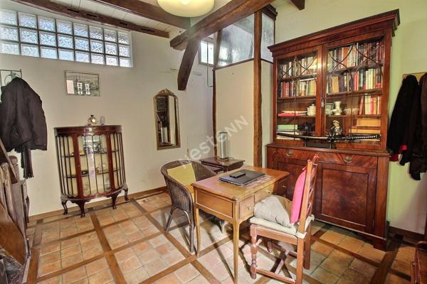 Maison ancienne centre ville EPERNON avec places de parkings