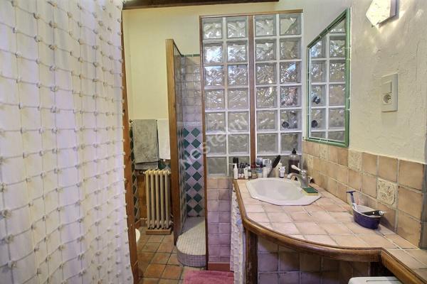 Maison ancienne centre ville EPERNON avec places de parkings