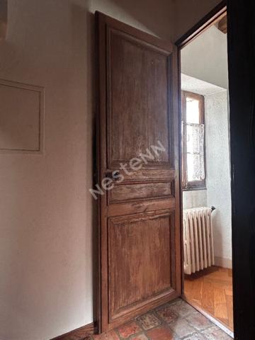 Maison ancienne centre ville EPERNON avec places de parkings