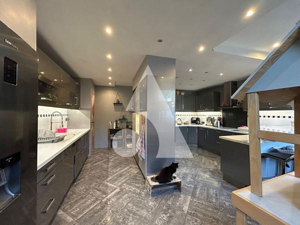Maison 14 pièces 342 m2