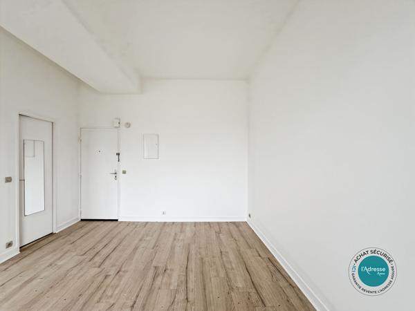 Grand studio 30m² + box