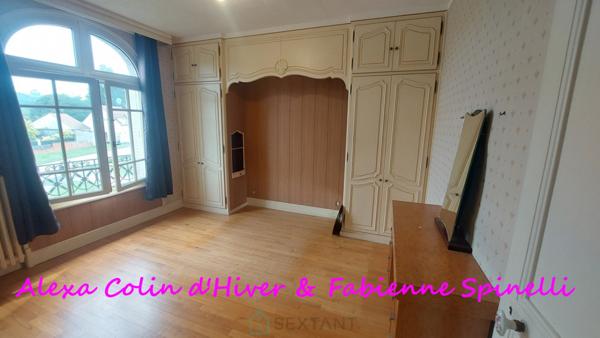 Jolie maison pierres et briques à rénover, proche toutes commodités