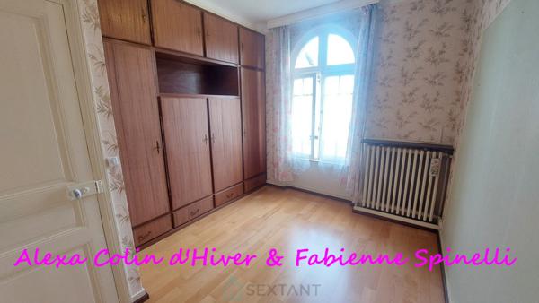 Jolie maison pierres et briques à rénover, proche toutes commodités