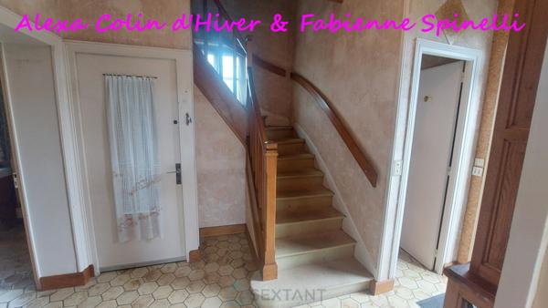 Jolie maison pierres et briques à rénover, proche toutes commodités