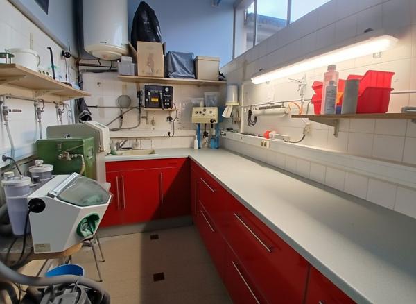 Local Aurillac 42 m2 accès PMR avec parking libre , Aurillac