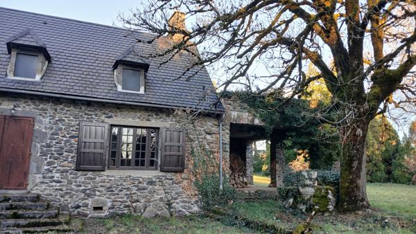 MAISON AUVERGNATE AVEC GRANGE Le Vigean (15200)