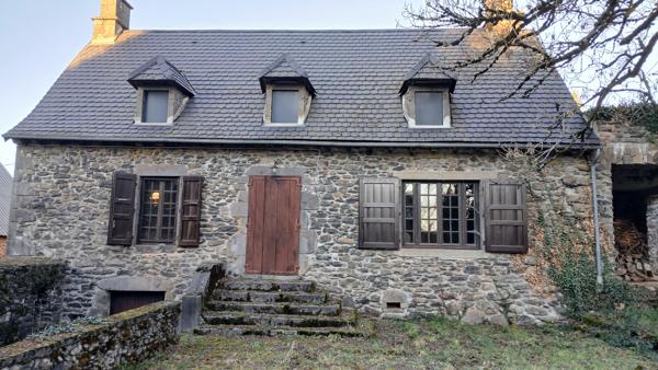 MAISON AUVERGNATE AVEC GRANGE Le Vigean (15200)
