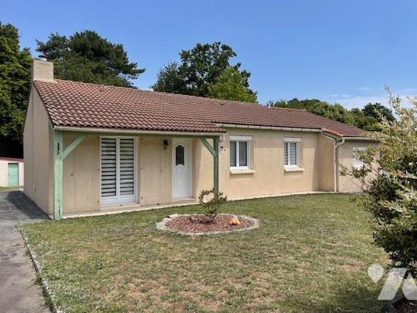 Maison de plain-pied 91m², trois chambres, 818m² de terrain