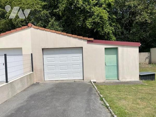 Maison de plain-pied 91m², trois chambres, 818m² de terrain