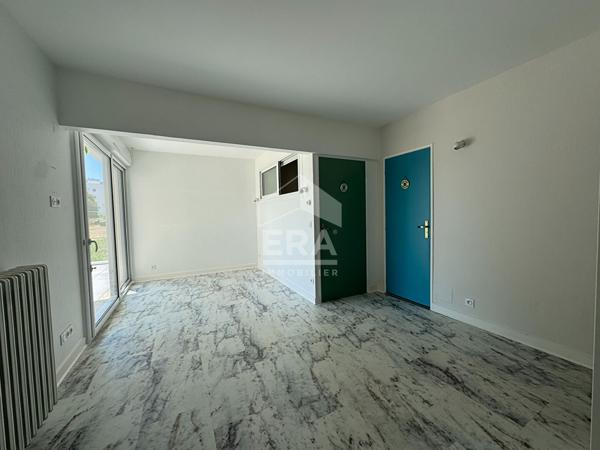 Appartement 2 pièces avec terrasse, cave et stationnement- Quartier Marché, Royan