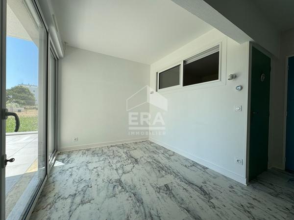 Appartement 2 pièces avec terrasse, cave et stationnement- Quartier Marché, Royan