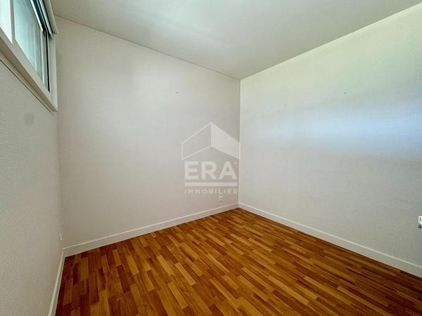 Appartement 2 pièces avec terrasse, cave et stationnement- Quartier Marché, Royan