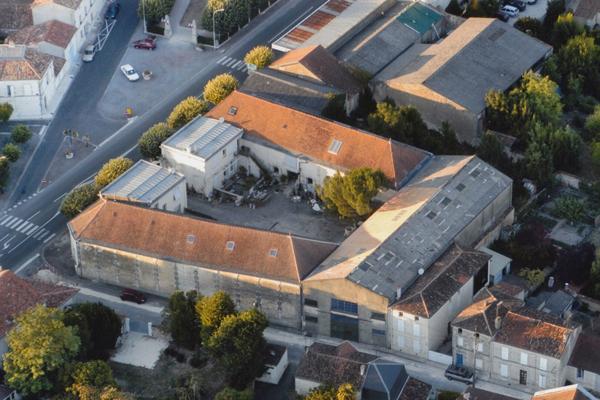 Opportunité commerciale avec 3 logements St jean d angely