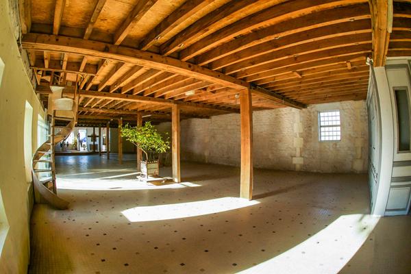 Opportunité commerciale avec 3 logements St jean d angely