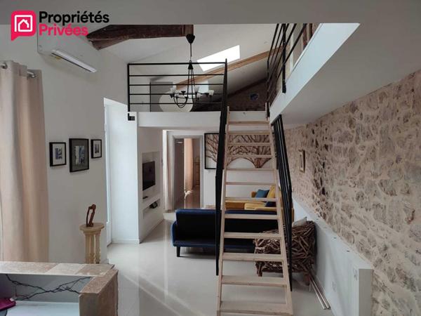 Appartement entièrement rénové avec mezzanine, balcon et stationnement gratuit à Nîmes Pompidou / Jardins de la Fontaine