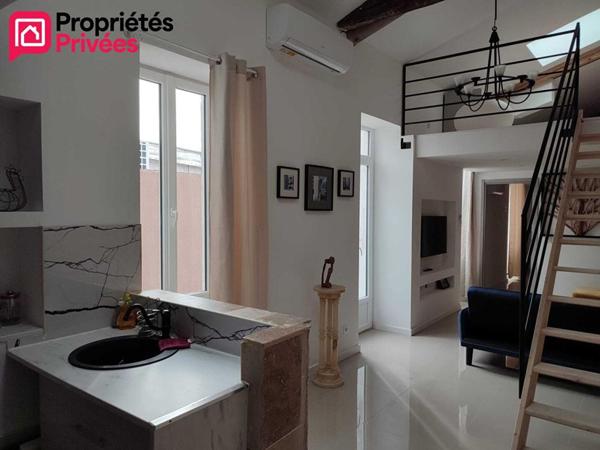 Appartement entièrement rénové avec mezzanine, balcon et stationnement gratuit à Nîmes Pompidou / Jardins de la Fontaine