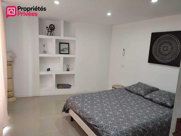 Appartement entièrement rénové avec mezzanine, balcon et stationnement gratuit à Nîmes Pompidou / Jardins de la Fontaine