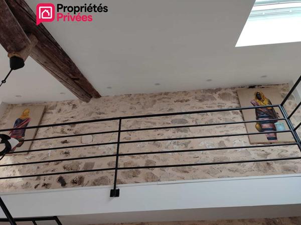 Appartement entièrement rénové avec mezzanine, balcon et stationnement gratuit à Nîmes Pompidou / Jardins de la Fontaine