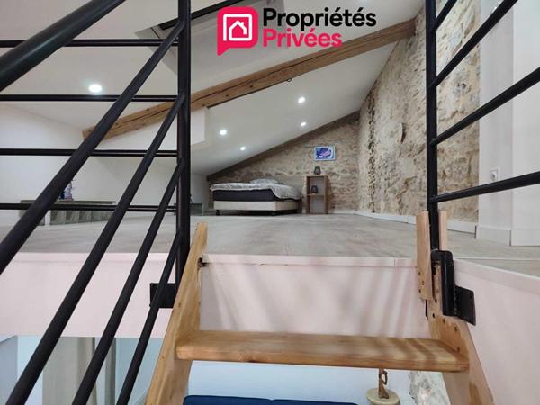 Appartement entièrement rénové avec mezzanine, balcon et stationnement gratuit à Nîmes Pompidou / Jardins de la Fontaine