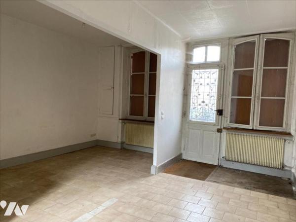 MOULINS LA MARCHE - Maison de ville