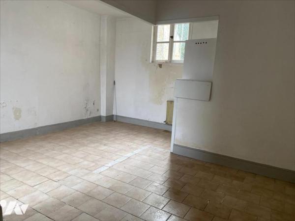 MOULINS LA MARCHE - Maison de ville