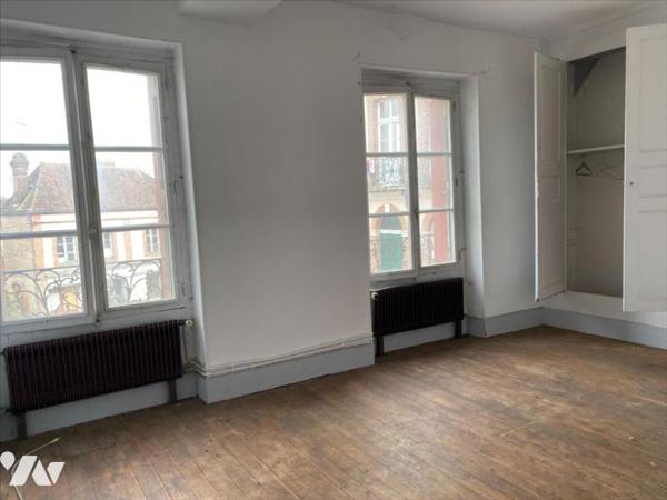 MOULINS LA MARCHE - Maison de ville