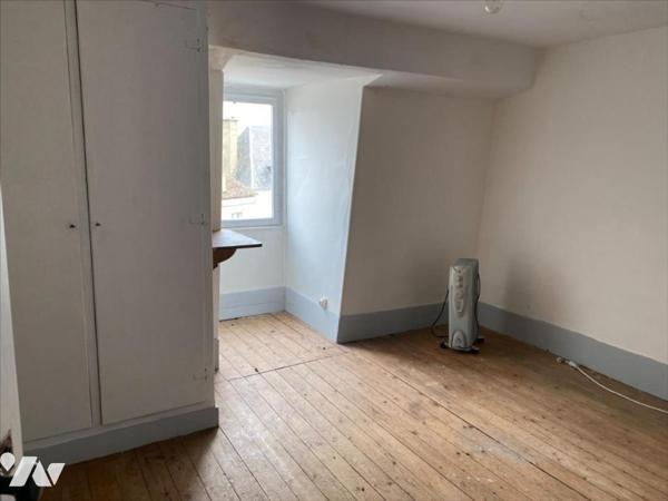 MOULINS LA MARCHE - Maison de ville