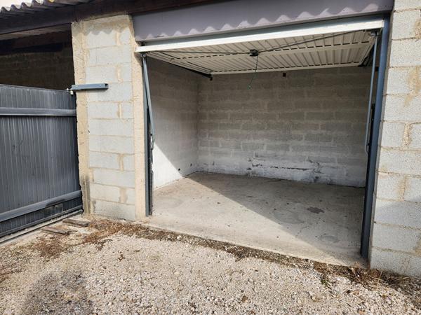EXCLUSIVITE A MORIERES LES AVIGNON - MAISON DE PLAIN PIED A LOUER 87.24 M² HABITABLES - 3 CHAMBRES - TERRAIN DE 500 M²