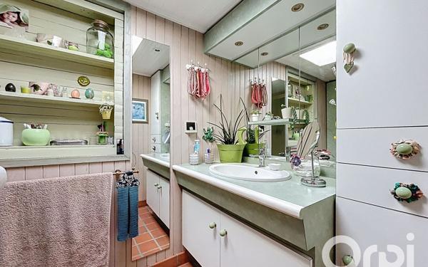 Maison à vendre    5 pièces •  La Garnache