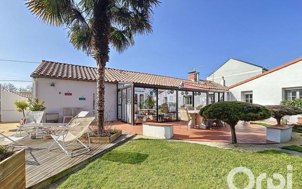 Maison à vendre    5 pièces •  La Garnache