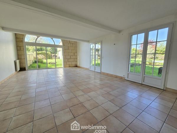 Demeure 331 m² à Sadirac 33670
