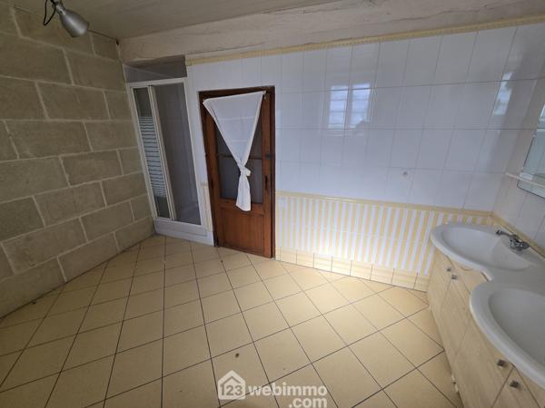 Demeure 331 m² à Sadirac 33670