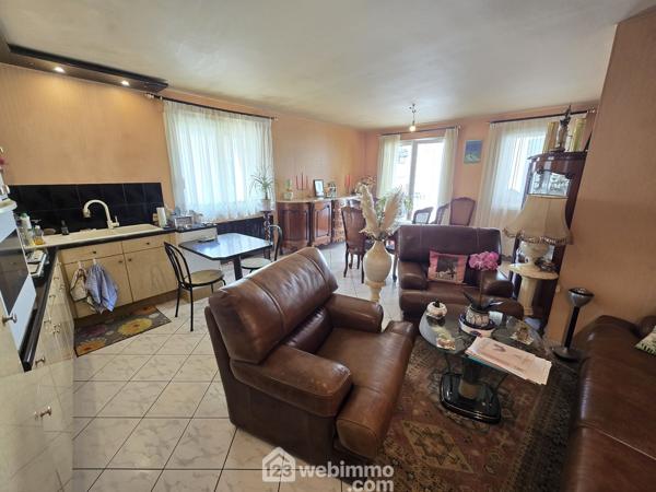 Immeuble 126.4 m² à Macau 33460