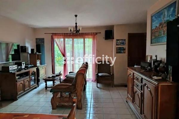 Maison
         6 pièces
        - 130 m² 250 900 € *