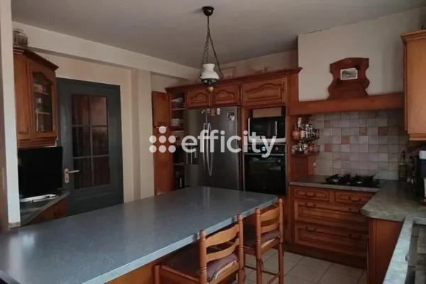 Maison
         6 pièces
        - 130 m² 250 900 € *