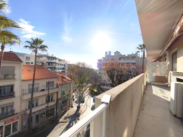 Le Cannet (06110) A LOUER 2 PIECES AVEC TERRASSE AU VIEUX CANNET